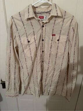 Wrangler Cream Long-Sleeve Button-Down Shirt with Red Stripe Pattern